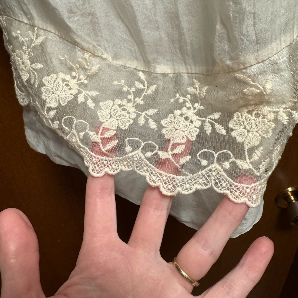 Angel Cream Ruffled Tank Top - Picture 3 of 7